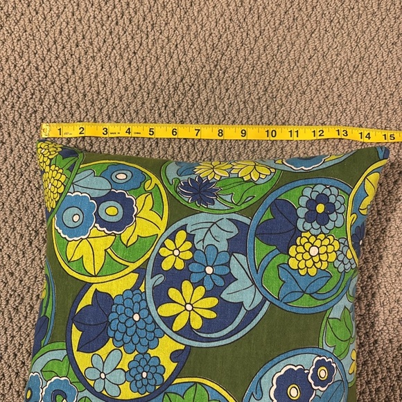 1960s-70s New Old Stock Mid Century Floral Outdoor Pillow By Scotchguard - Picture 8 of 9
